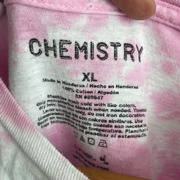 Unisex Pink Tie dye t-shirt. Size XL. - Picture 3 of 5